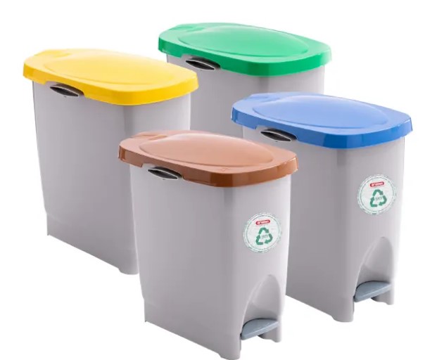 4 Mülleimer Ecobin von Araven inkl. Deckel in verschiedenen Farben. Volumen: 22L. (LxBxH) 42,4x26,2x4,20 cm. Mit Fußtritt.