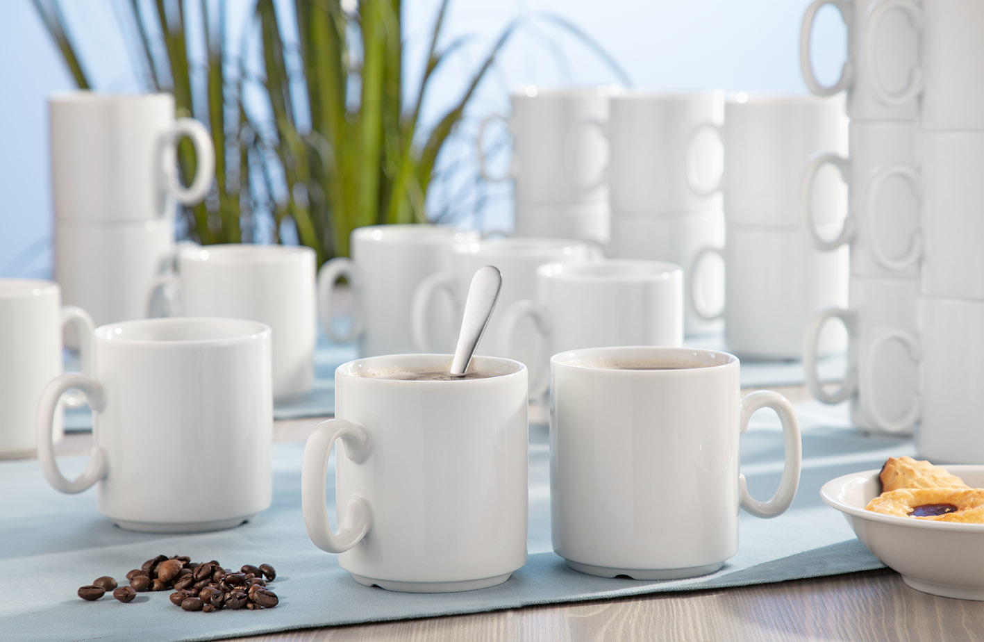 24 Stück Kaffeebecher DIANE Sparset, aus weißem Porzellan, stapelbar Inhalt: 0,28 Liter.